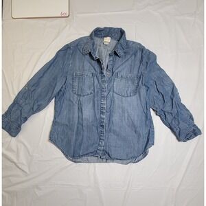 Womens Chico's Blue Long sleeve button up denim blouse.  Size 1 Petite.  Blue